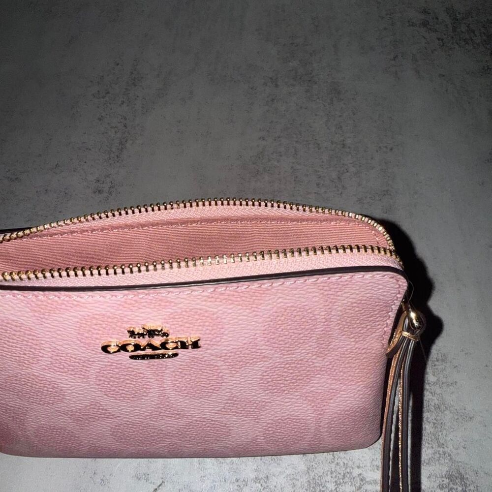 Powder Pink Coach wristlet - Picture 4 of 6